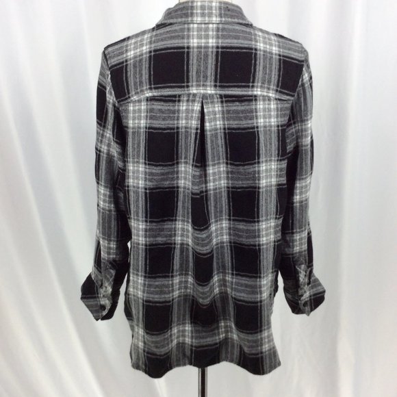 Caffe Marrakesh Womens Size 1X (tag) XL (fit) Plaid Top Black Roll Tab Sleeves - Picture 3 of 10